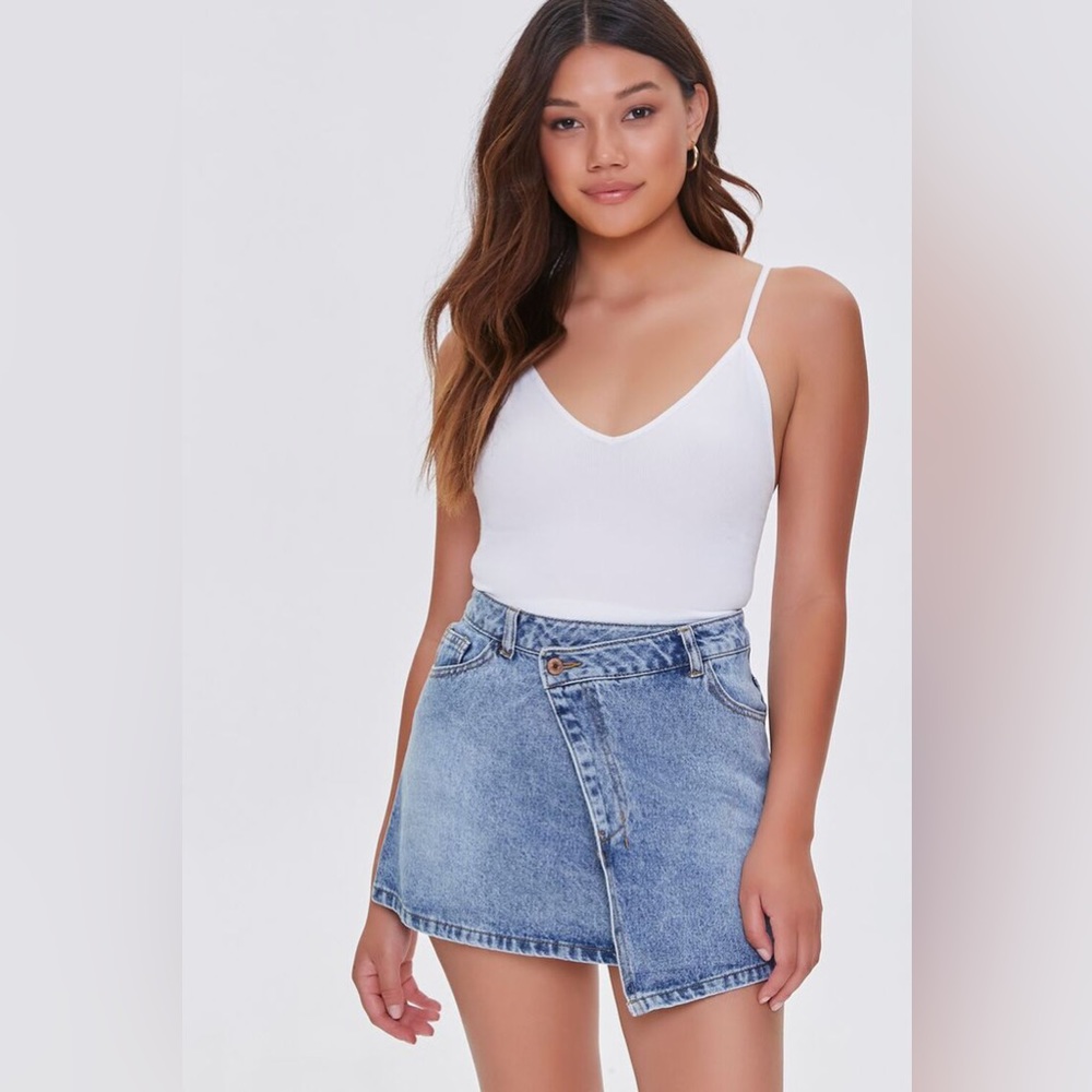 Forever21| NWT Crisscross Denim Mini Skirt